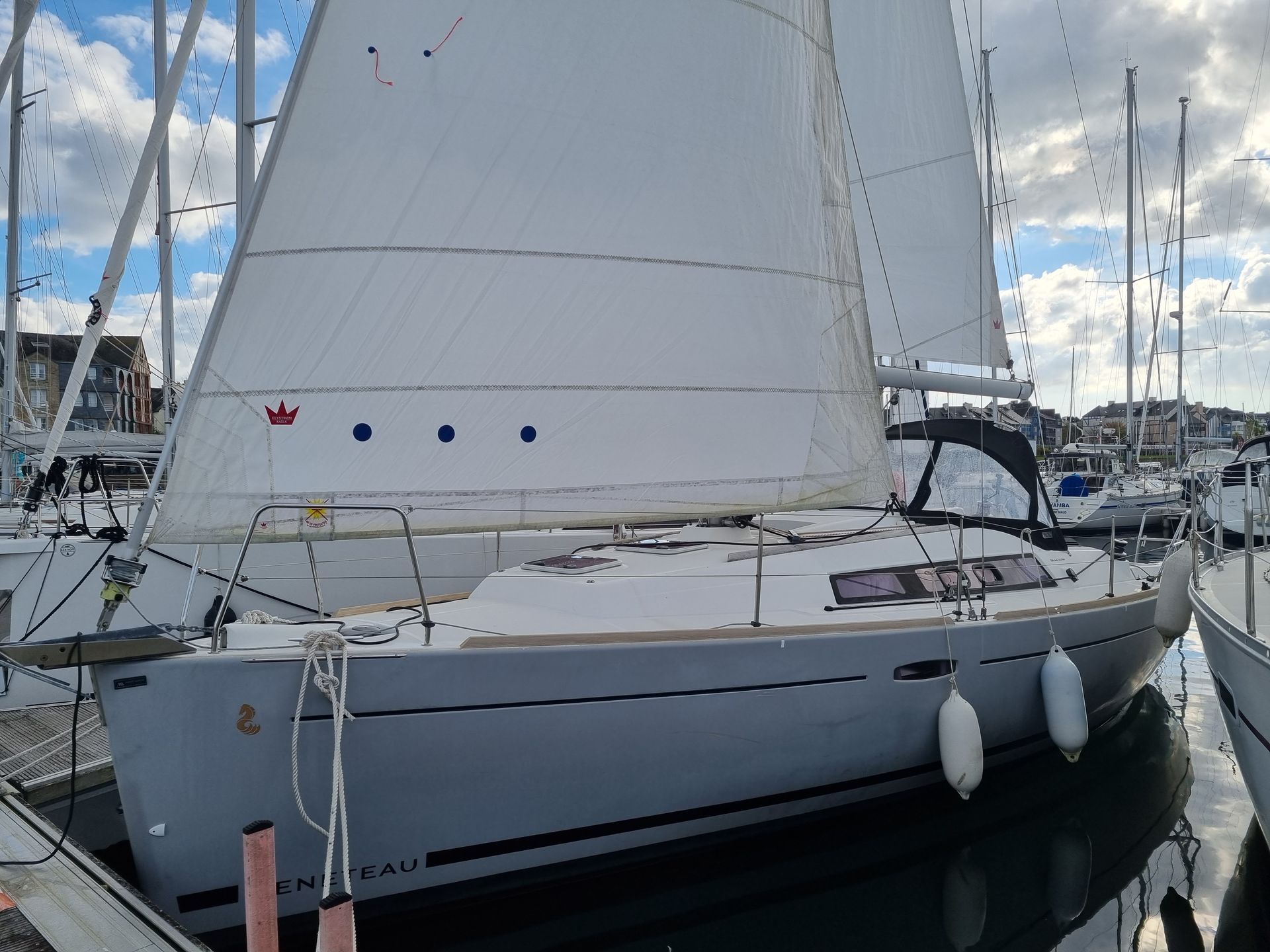 slider 2 Beneteau Oceanis 31